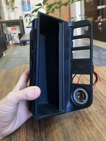 Блок зарядки USB-C 65W для BMW E36 в Волгограде