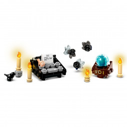 Констурктор LEGO Wednesday 76780 Фигурка Венсдей Аддамс