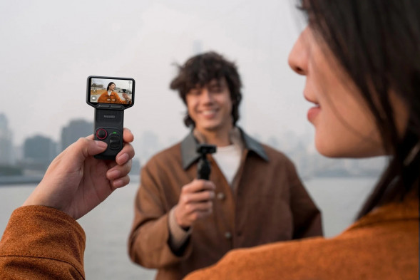 Экшн-камера Insta360 Luna Ultra Standard Combo, Cosmic Black в Волгограде