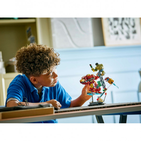 Конструктор LEGO Super Heroes 76343 Легендарная битва Халкбастера против Халка в Волгограде