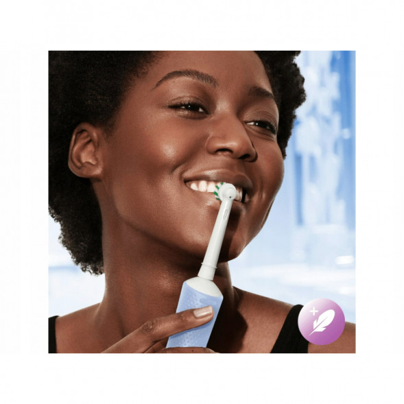 Электрическая зубная щетка Oral-B Vitality Pro D103, голубой в Волгограде
